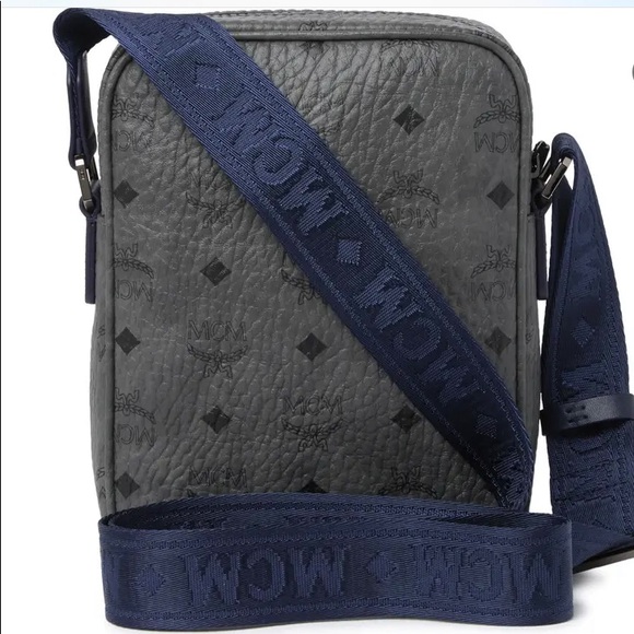 SOLD⛔️(UNISEX) Auth. MCM viseto Logo diamond zip Crosb - Picture 5 of 15